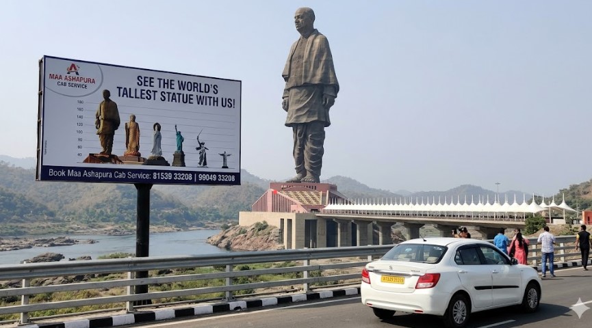 Wide panoramic of Statue of Unity